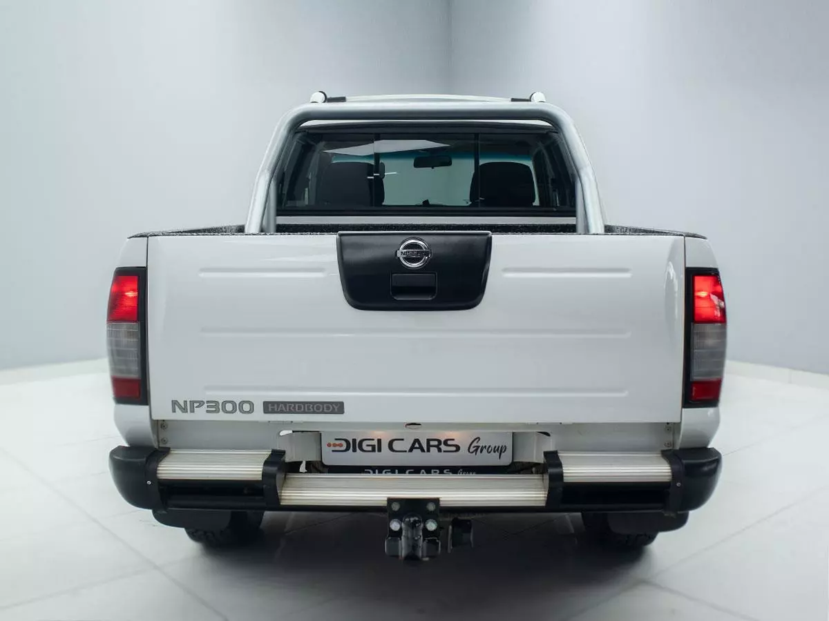 Vehicle Image for 9/17for Nissan NP300 Hardbody 2.4 Double Cab Hi-Rider