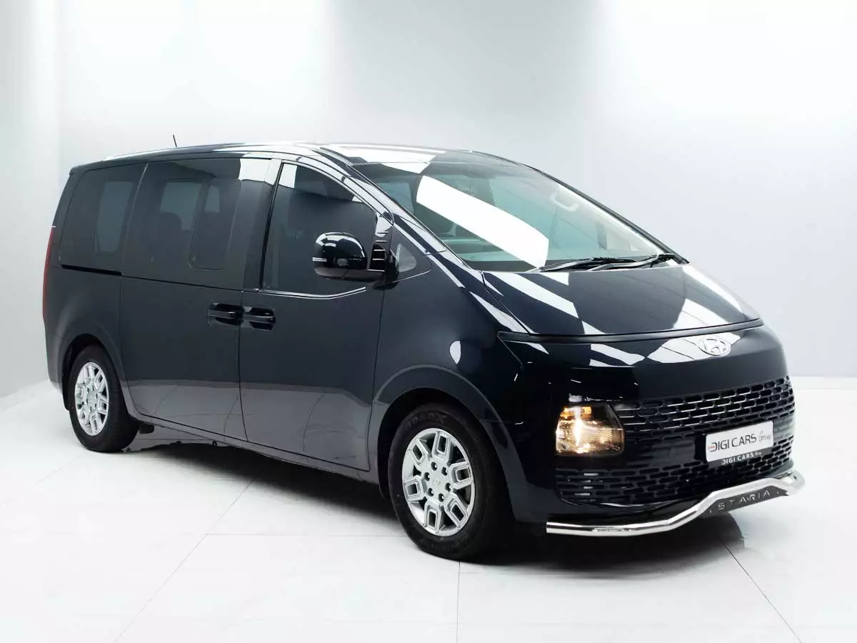 Vehicle Image for 1/17for Hyundai Staria 2.2D Executive 9-seater